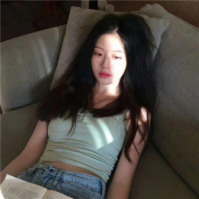 拿针的女孩